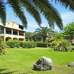 Spacious Corsica Stay For 8 Near Beach 公寓