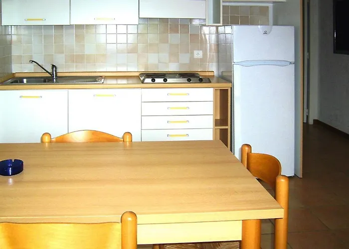 Appartement Spacious Corsica Stay For 8 Near Beach *