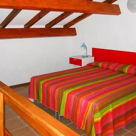 Spacious Corsica For 8 Near Appartement Ghisonaccia