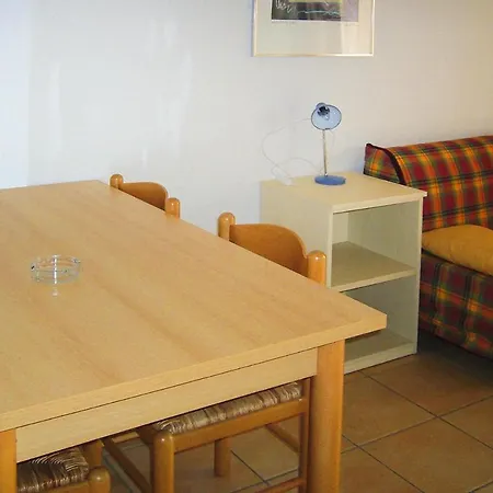 Apartment With Balcony Or Small Garden