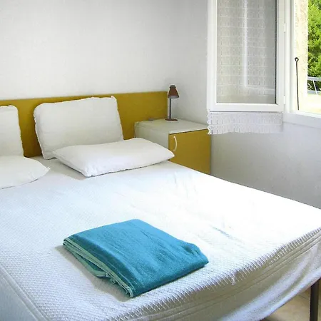 Spacious Corsica For 8 Near *