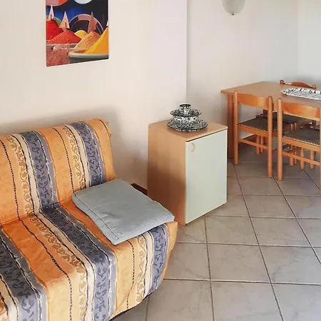 Spacious Corsica For 8 Near