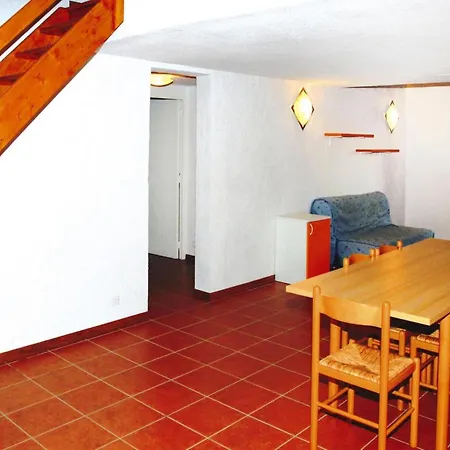 Apartment Spacious Corsica For 8 Near